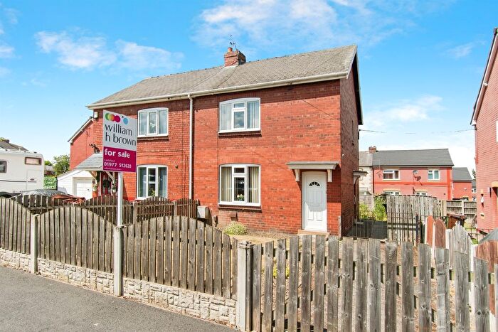 3 Bedroom Semi-Detached House For Sale In Central Drive, Castleford, WF10