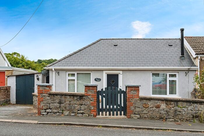 2 Bedroom Bungalow For Sale In Ynyswen Cottages, Brecon Road, Penycae, Swansea, SA9