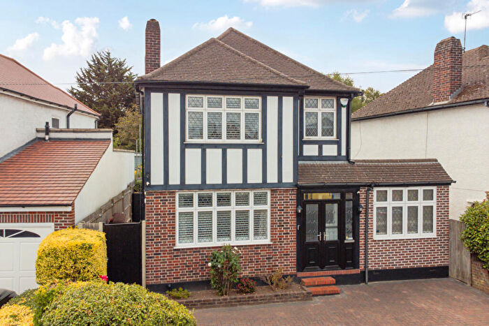 3 Bedroom Detached House For Sale In Lancing Road, Orpington, BR6
