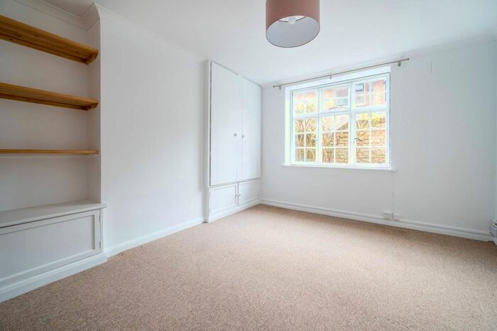 1 Bedroom Flat To Rent In Condor Court, Guildford, GU2