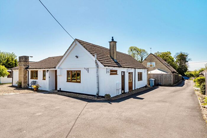 4 Bedroom Detached Bungalow For Sale In Shilton Road, Carterton, Oxfordshire, OX18