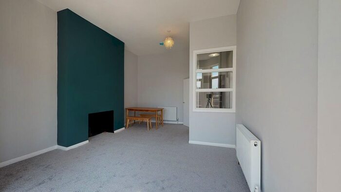 2 Bedroom Flat To Rent In - Edgar Road, Cliftonville, CT9