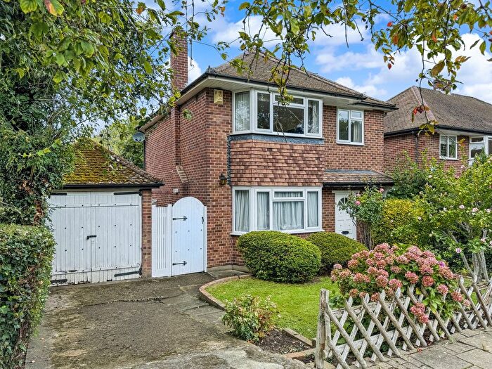 3 Bedroom Detached House For Sale In Heath Side, Petts Wood, Orpington, BR5