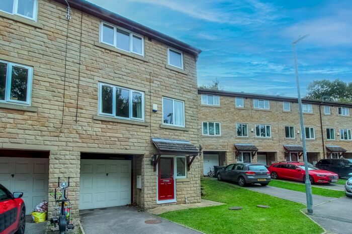 3 Bedroom Terraced House To Rent In Holmfirth, West Yorkshire HD9