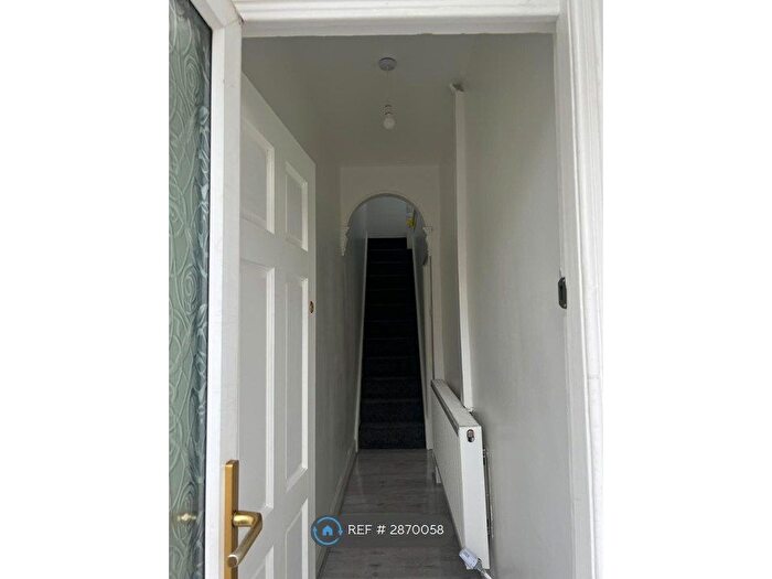 3 Bedroom Terraced House To Rent In High Lane, Stoke-On-Trent, ST6