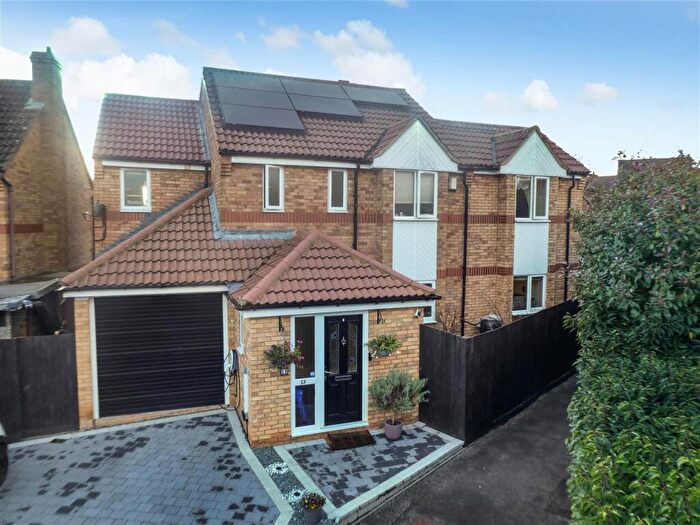 5 Bedroom Detached House For Sale In Hamilton Lane, Bletchley, Milton Keynes, MK3