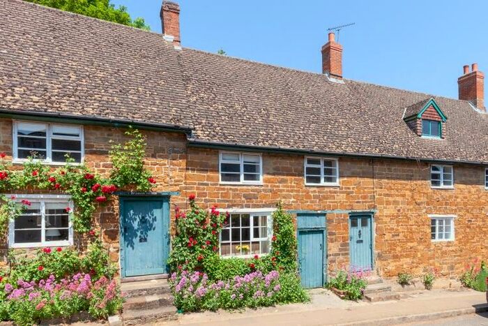 3 Bedroom Cottage To Rent In Cross Hill Road, Adderbury, OX17