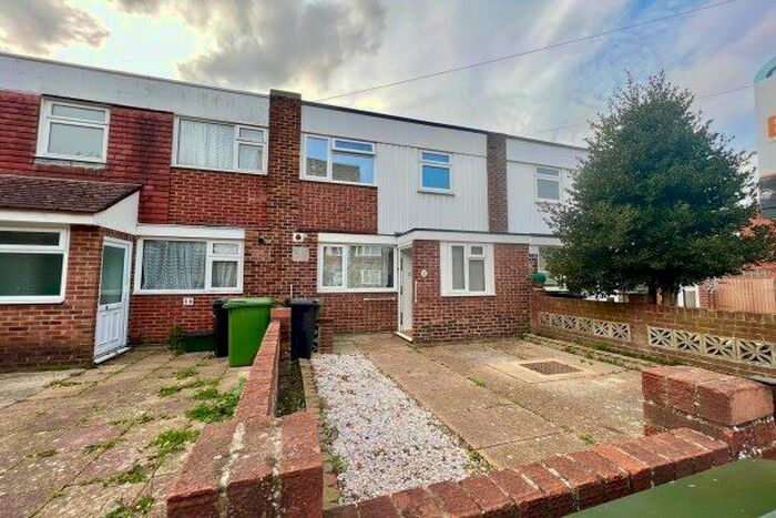 3 Bedroom Terraced House To Rent In Grosvenor Street, Southsea, PO5