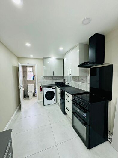 Studio To Rent In Scott Close, West Drayton, UB7