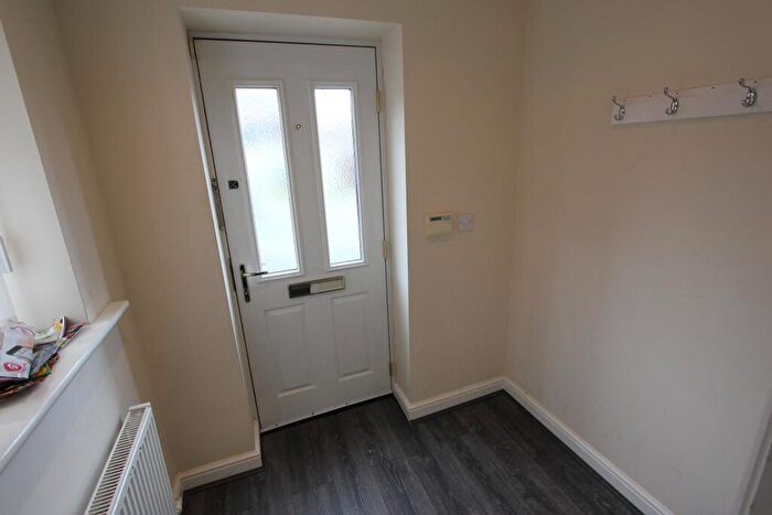 3 Bedroom Semi-Detached House To Rent In Kendal Court, Stalybridge, SK15