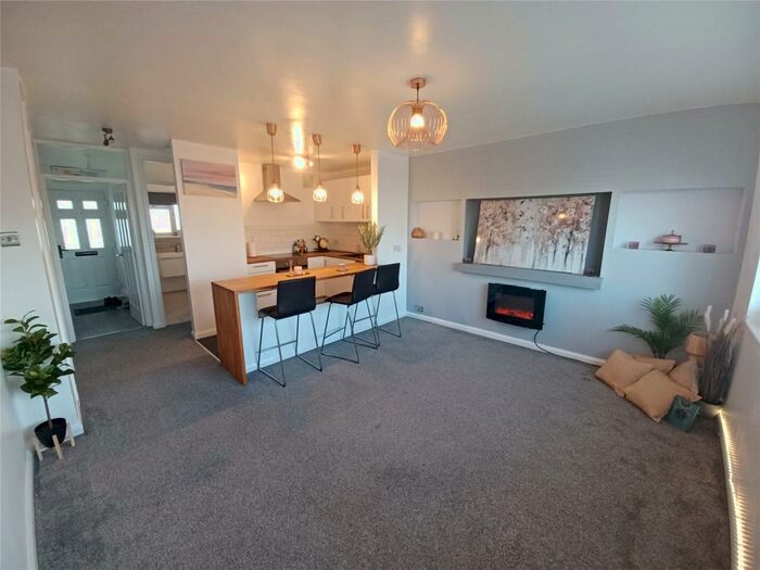 2 Bedroom Flat To Rent In Regent House, Birmingham Road, Sutton Coldfield, West Midlands, B72