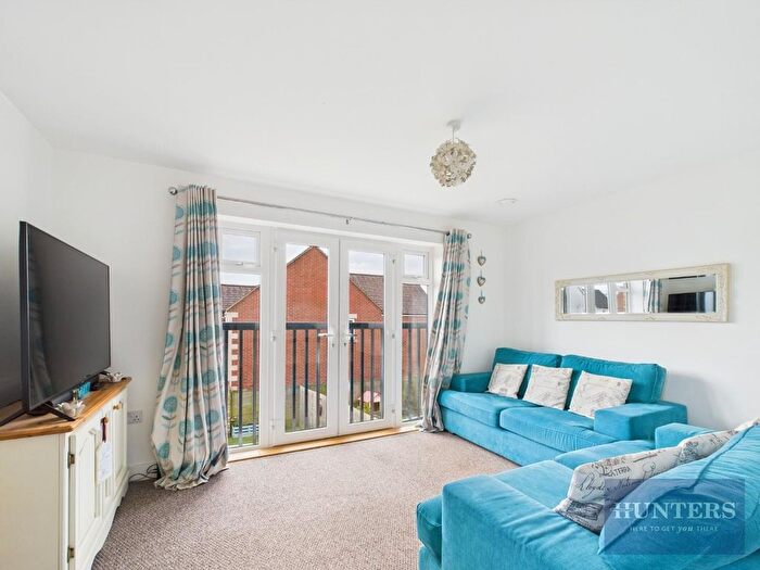 3 Bedroom Semi-Detached House To Rent In Hunts Grove Drive, Gloucester, GL2