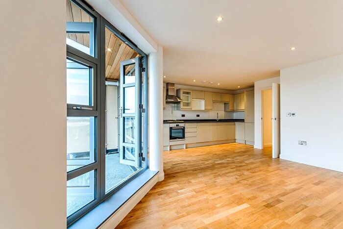 2 Bedroom Flat To Rent In Cliff Street, Ramsgate, Kent, CT11