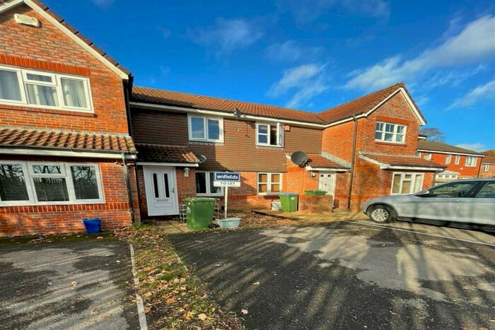2 Bedroom House To Rent In Bevan Close, Weston, SO19