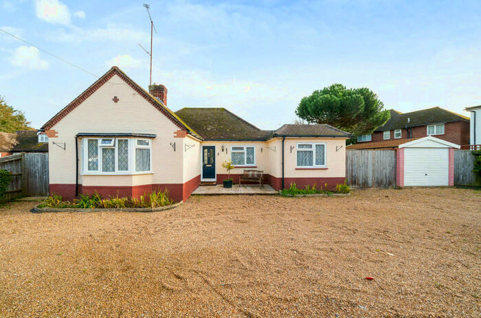 3 Bedroom Bungalow For Sale In Upcroft, Windsor, Berkshire, SL4