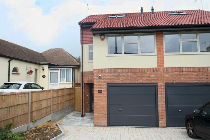 4 Bedroom Property To Rent In Carlton Avenue, Westcliff-On-Sea, SS0