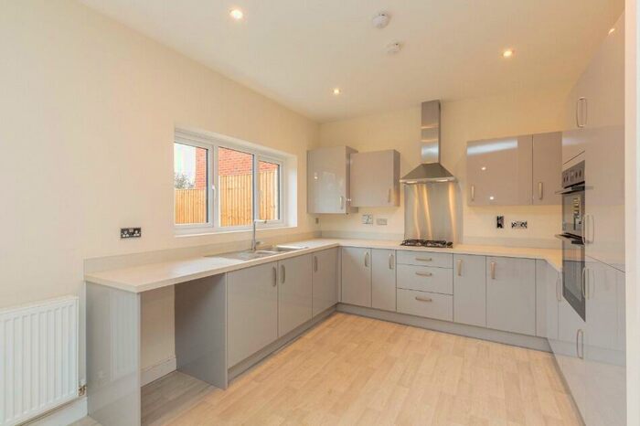 2 Bedroom Bungalow For Sale In Lyndale Road, Burscough, L40
