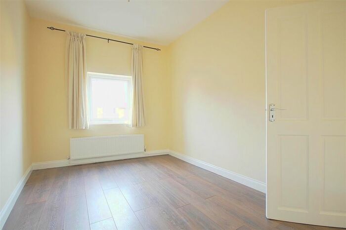 2 Bedroom Flat To Rent In Northfield Avenue, London W13