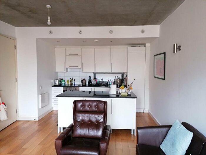 1 Bedroom Apartment To Rent In Kingsland Road, Hackney, E2