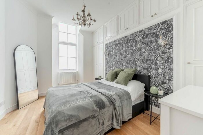 2 Bedroom Flat To Rent In Courtfield Gardens, South Kensington, London, SW5