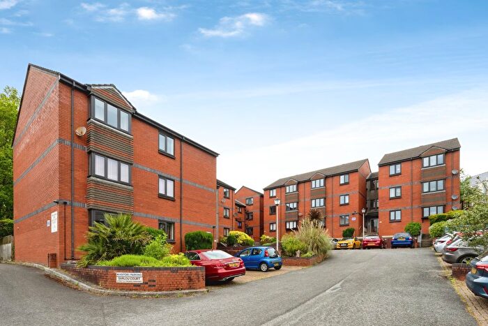 2 Bedroom Flat For Sale In Sarlou Court, Swansea, SA2