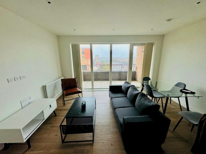 2 Bedroom Flat To Rent In Mary Neuner Road, London, N8
