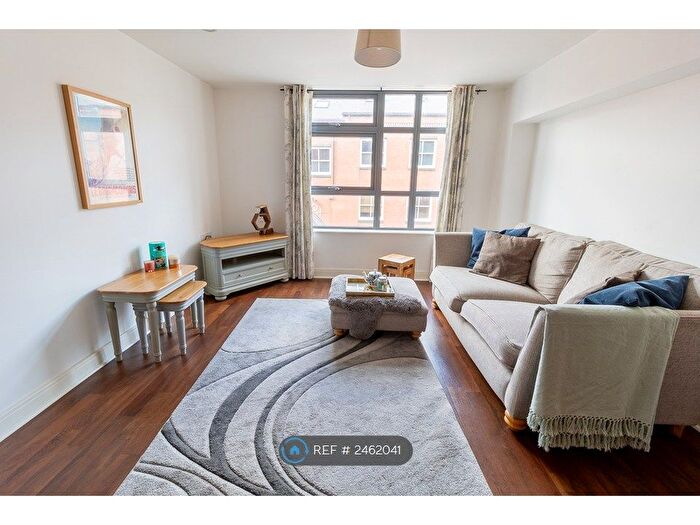 2 Bedroom Flat To Rent In Lion Court, Birmingham, B18