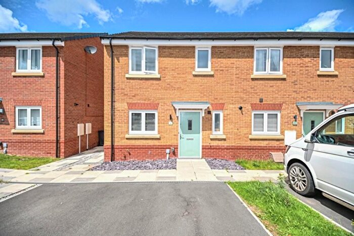 3 Bedroom Mews For Sale In Meadowmead, Leigh, WN7