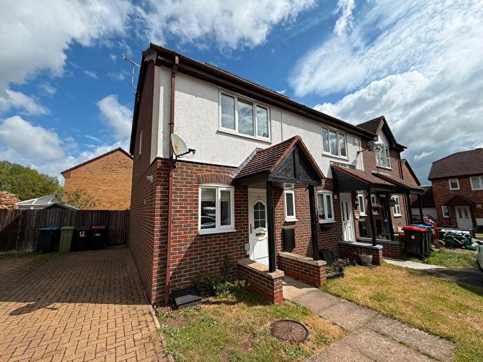 2 Bedroom End Of Terrace House To Rent In Anding Close, Olney, MK46