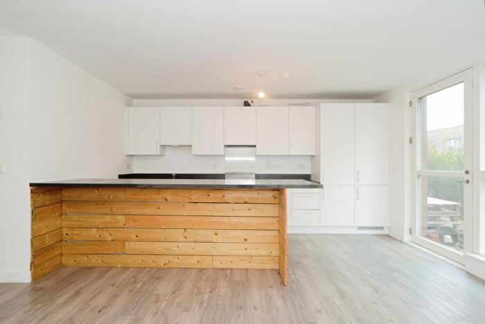 3 Bedroom Flat To Rent In South Croydon, CR2