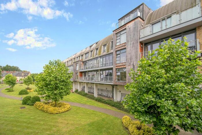 2 Bedroom Flat To Rent In Elder Court, Mead Lane, Hertford, SG13