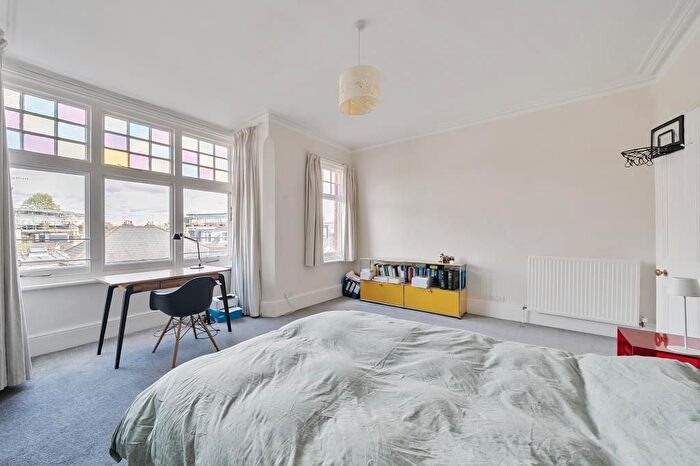 4 Bedroom Maisonette To Rent In Warrington Road, Surrey, TW10