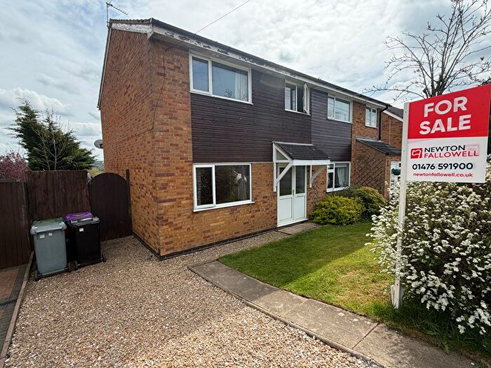 3 Bedroom Semi-Detached House For Sale In Stephenson Avenue, Gonerby Hill Foot, Grantham, NG31