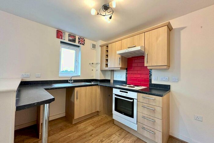 1 Bedroom Apartment For Sale In Woodheys Park, Kingswood, Hull, HU7