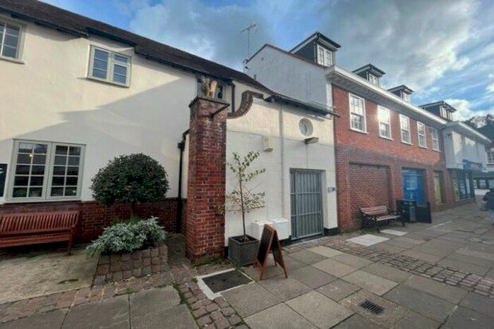 2 Bedroom Flat To Rent In High Street, Godalming, GU7