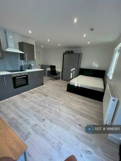 Studio To Rent In Barrydale Avenue, Beeston, Nottingham, NG9