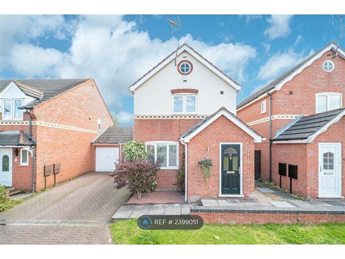 3 Bedroom Detached House To Rent In Lyndale Close, Coventry, CV5