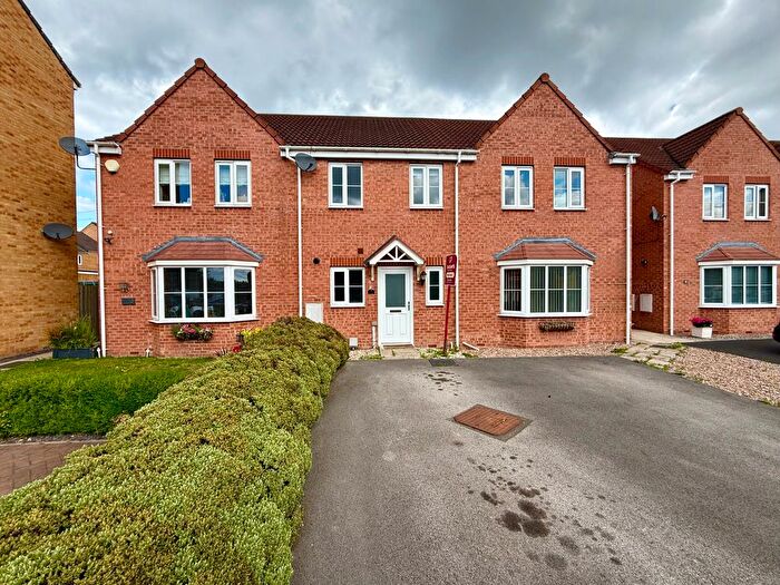 2 Bedroom Town House For Sale In Park Drive, Lofthouse, Wakefield, West Yorkshire, WF3