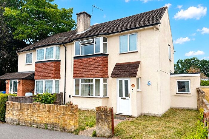 3 Bedroom Semi-Detached House For Sale In Broomhill Road, Farnborough, Hampshire, GU14