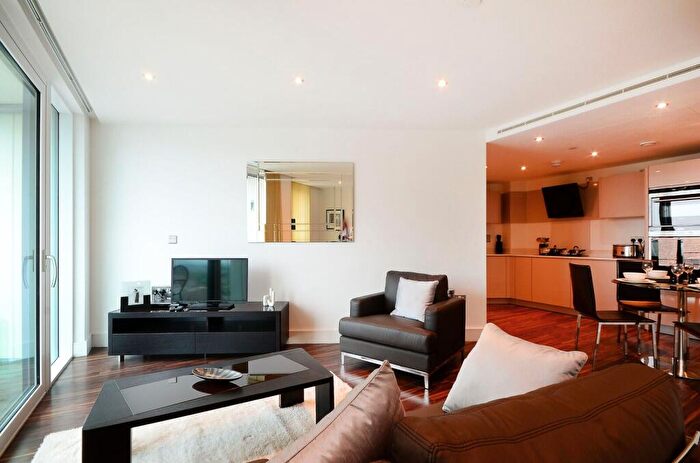 2 Bedroom Flat To Rent In Altitude Point, Alie Street, , Aldgate, London, E1
