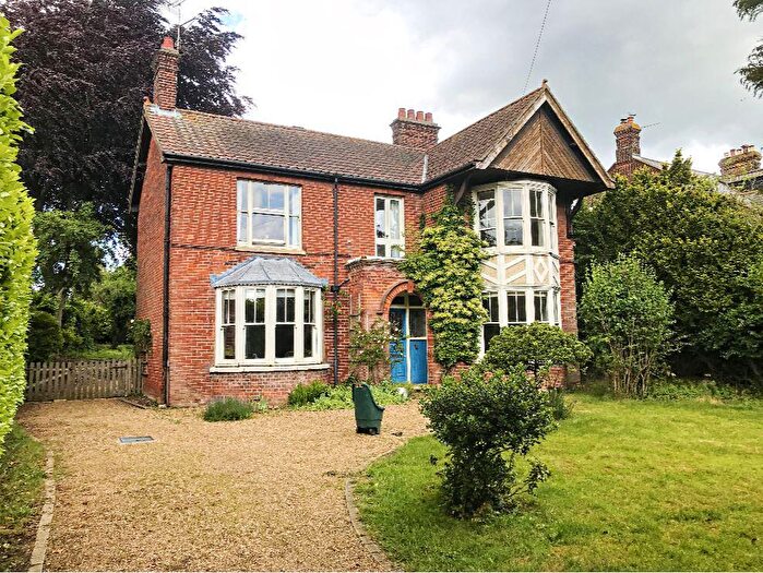 4 Bedroom Character Property For Sale In Norwich Road, Fakenham, Norfolk, NR21