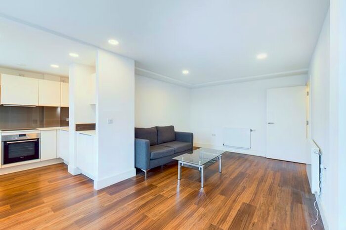 1 Bedroom Flat To Rent In Market Road, Islington, N7