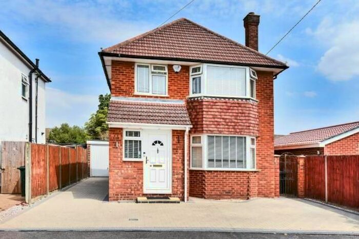 3 Bedroom Detached House To Rent In Gibson Road, High Wycombe, HP12