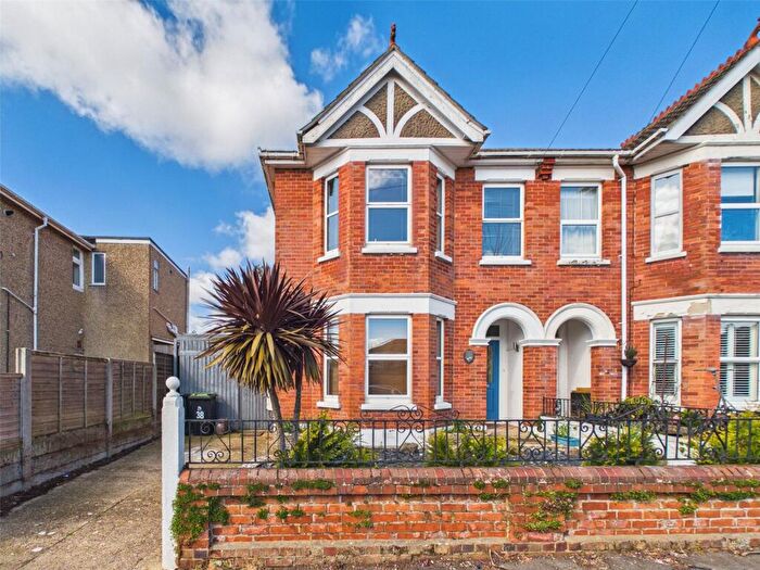 4 Bedroom Semi Detached House For Sale In Avenue Road, Christchurch, Dorset, BH23