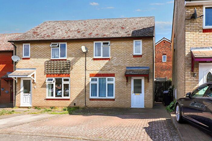 3 Bedroom Semi-Detached House For Sale In Alabaster Close, Hadleigh, IP7