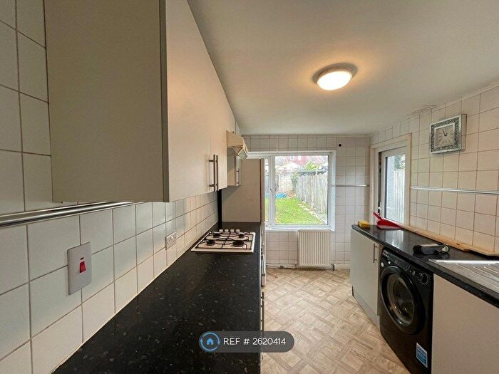 3 Bedroom End Of Terrace House To Rent In Addington Road, Croydon, CR0