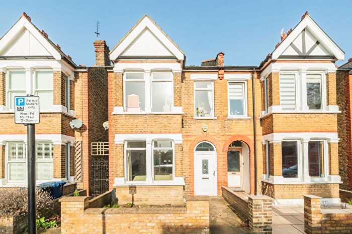 4 Bedroom Semi Detached House For Sale In Chepstow Road, Northfields, W7