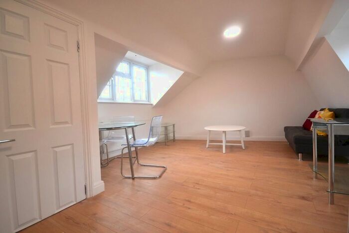 1 Bedroom Flat To Rent In London Street, Reading, RG1