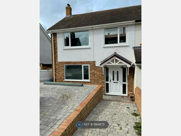 3 Bedroom Semi-Detached House To Rent In Love Lane, Rayleigh, SS6