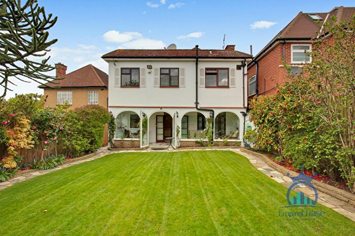 4 Bedroom Detached House For Sale In Salmon Street, London, NW9